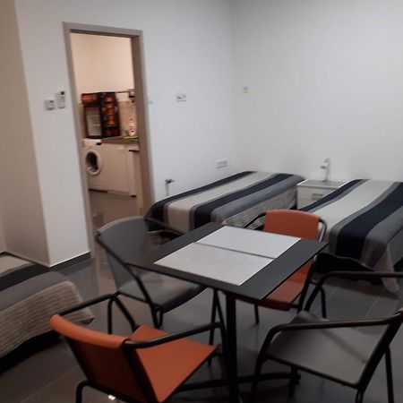 Kertvárosi Apartman Tiszaujvaros Exterior foto