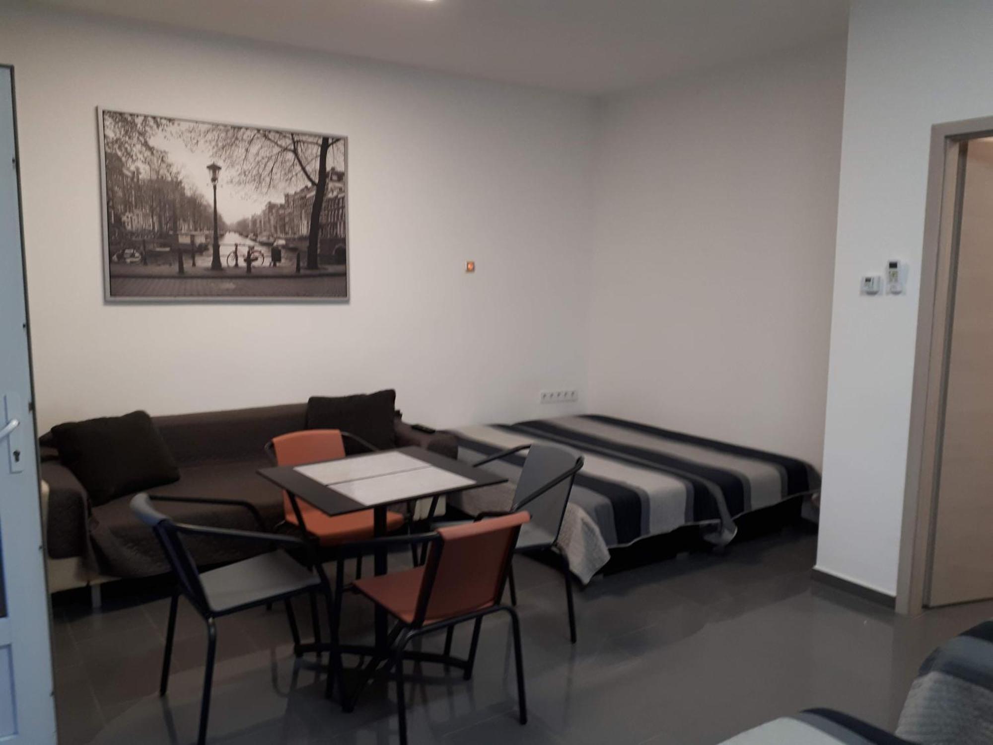 Kertvárosi Apartman Tiszaujvaros Exterior foto