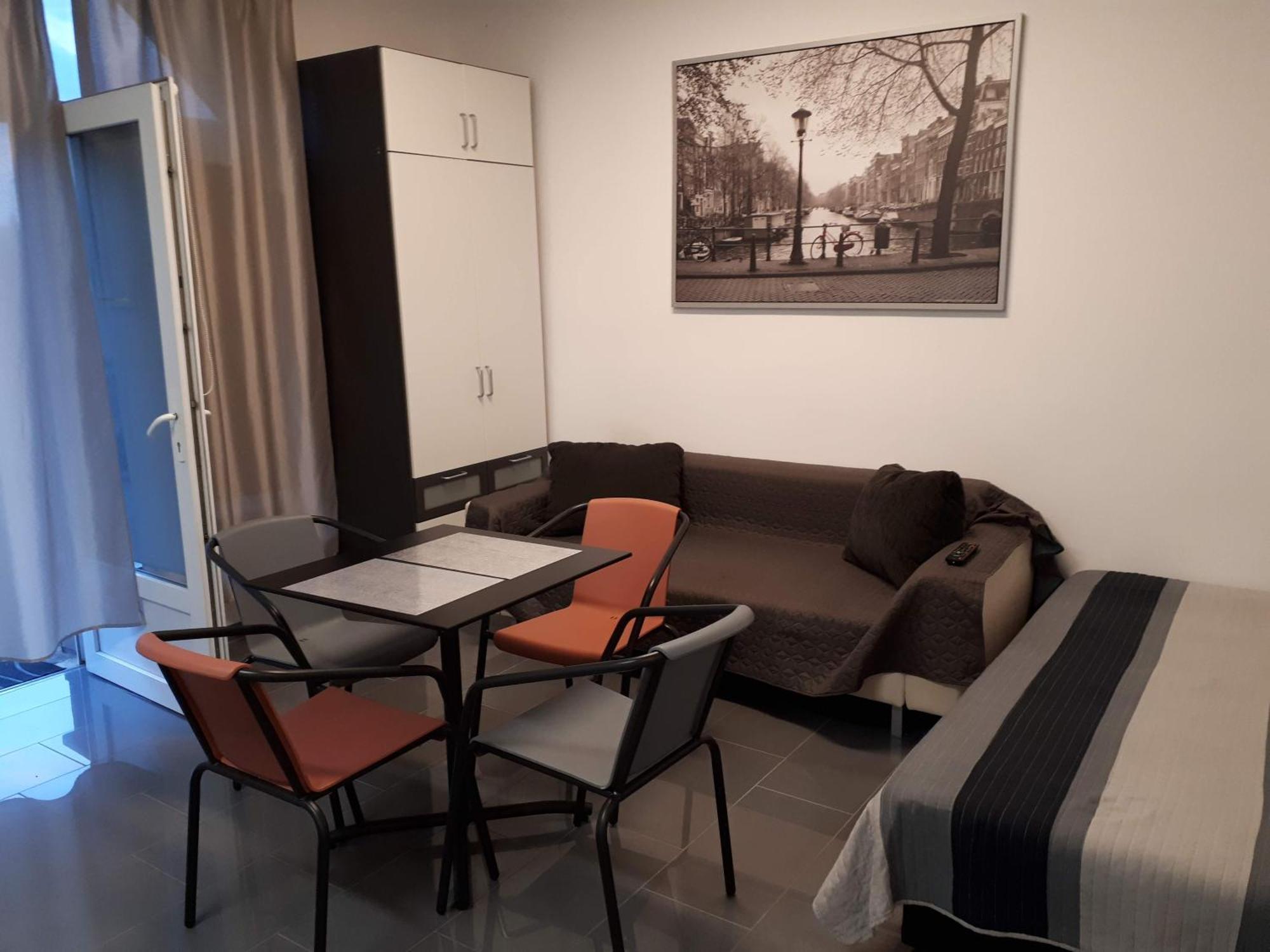 Kertvárosi Apartman Tiszaujvaros Exterior foto