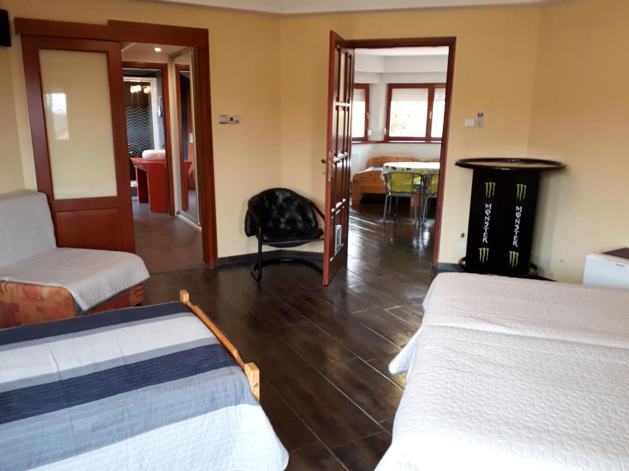 Kertvárosi Apartman Tiszaujvaros Exterior foto