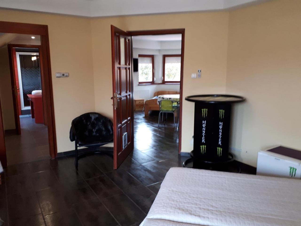 Kertvárosi Apartman Tiszaujvaros Exterior foto