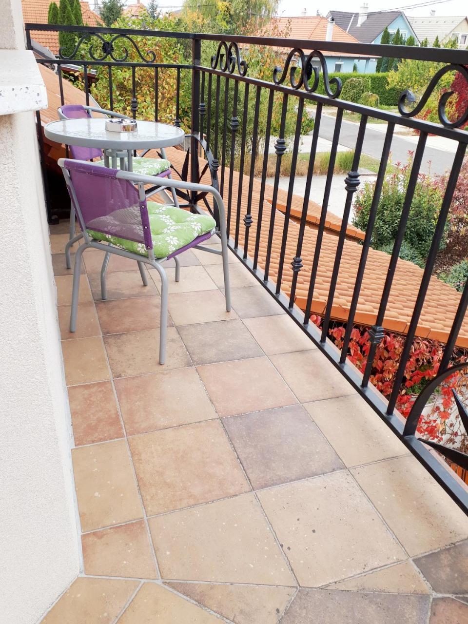 Kertvárosi Apartman Tiszaujvaros Exterior foto