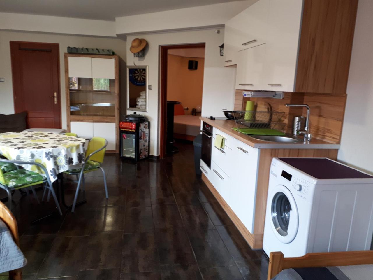 Kertvárosi Apartman Tiszaujvaros Exterior foto
