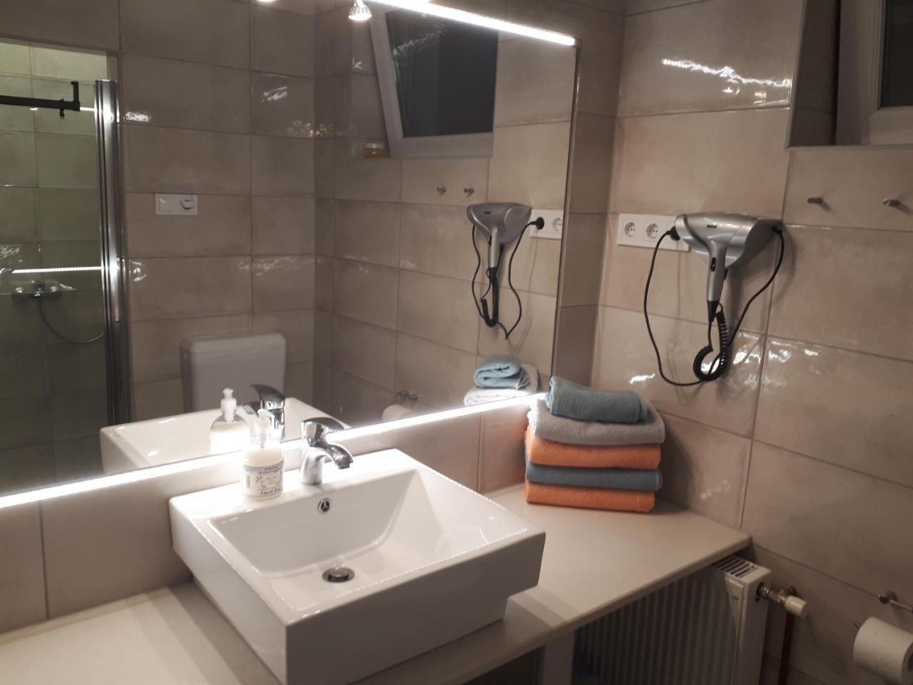 Kertvárosi Apartman Tiszaujvaros Exterior foto